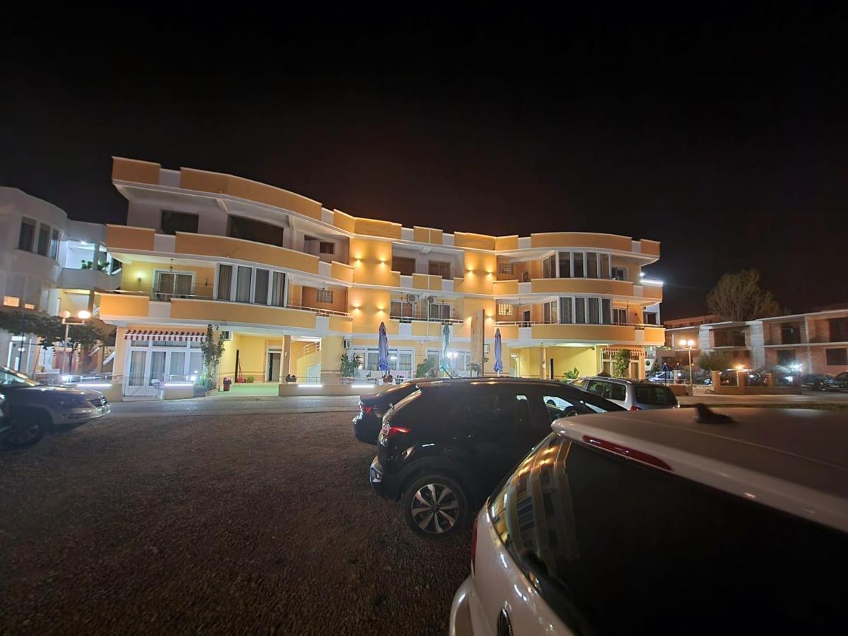 Grandino Rooms & Apartments Улцинь Экстерьер фото