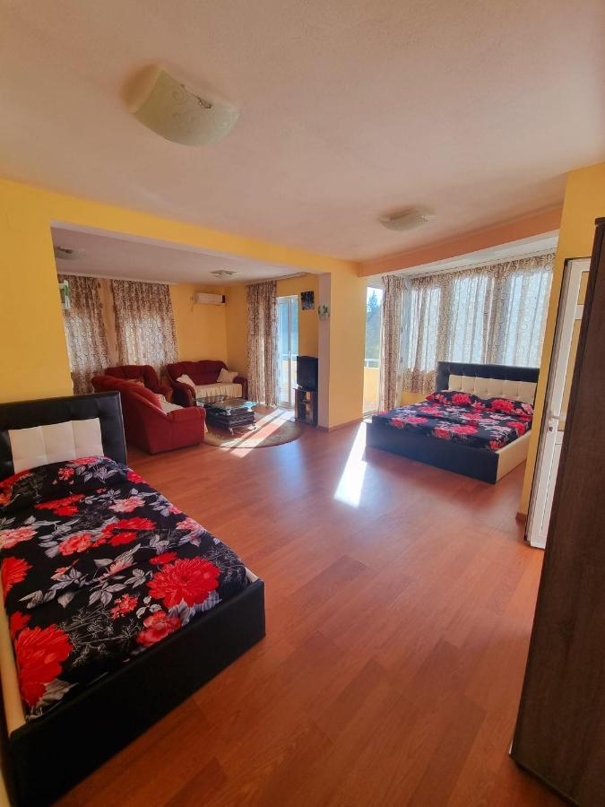Grandino Rooms & Apartments Улцинь Экстерьер фото