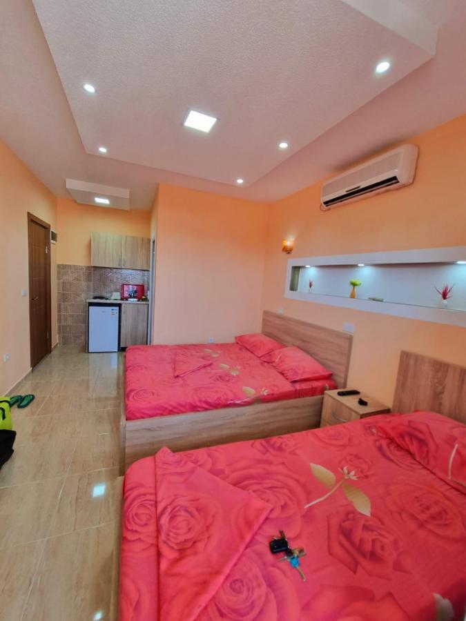 Grandino Rooms & Apartments Улцинь Экстерьер фото