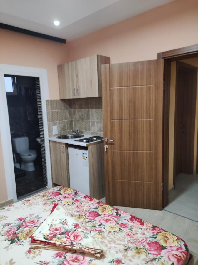 Grandino Rooms & Apartments Улцинь Экстерьер фото
