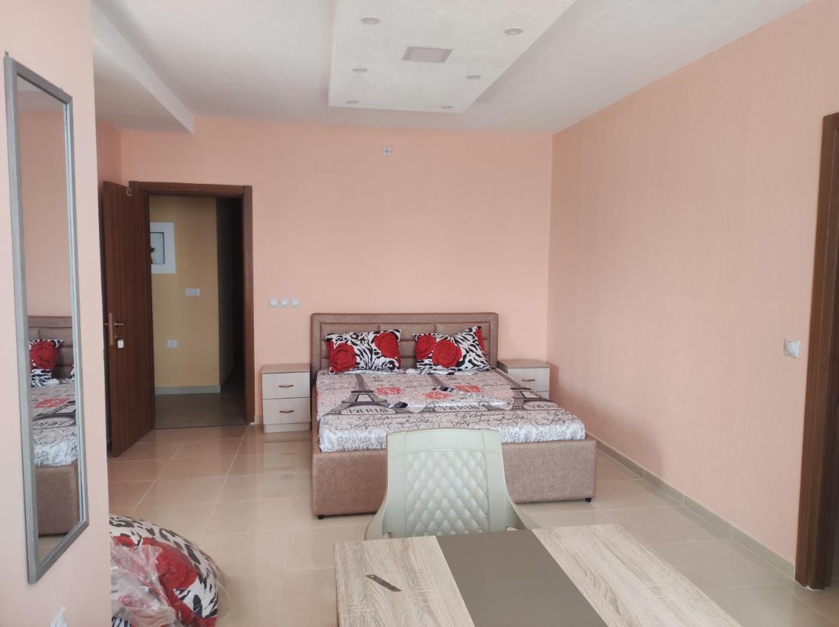Grandino Rooms & Apartments Улцинь Экстерьер фото