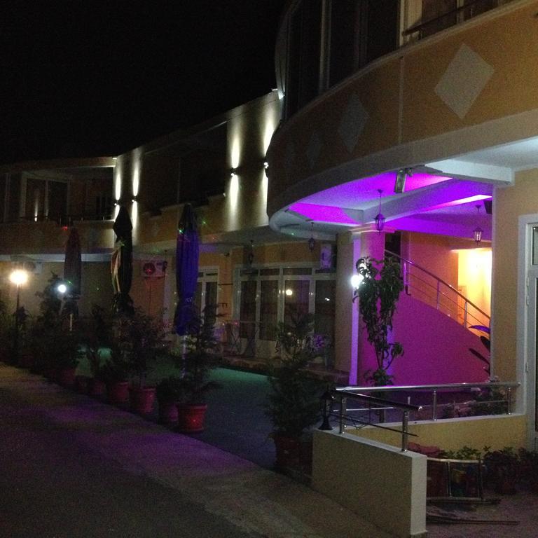 Grandino Rooms & Apartments Улцинь Экстерьер фото
