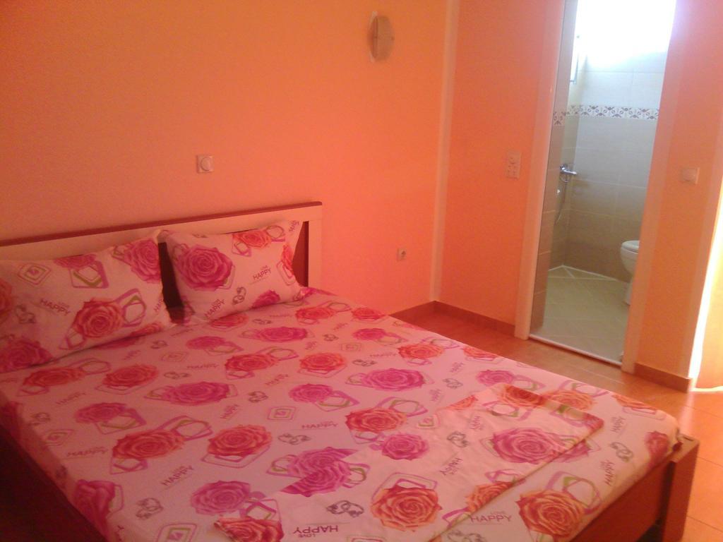 Grandino Rooms & Apartments Улцинь Экстерьер фото