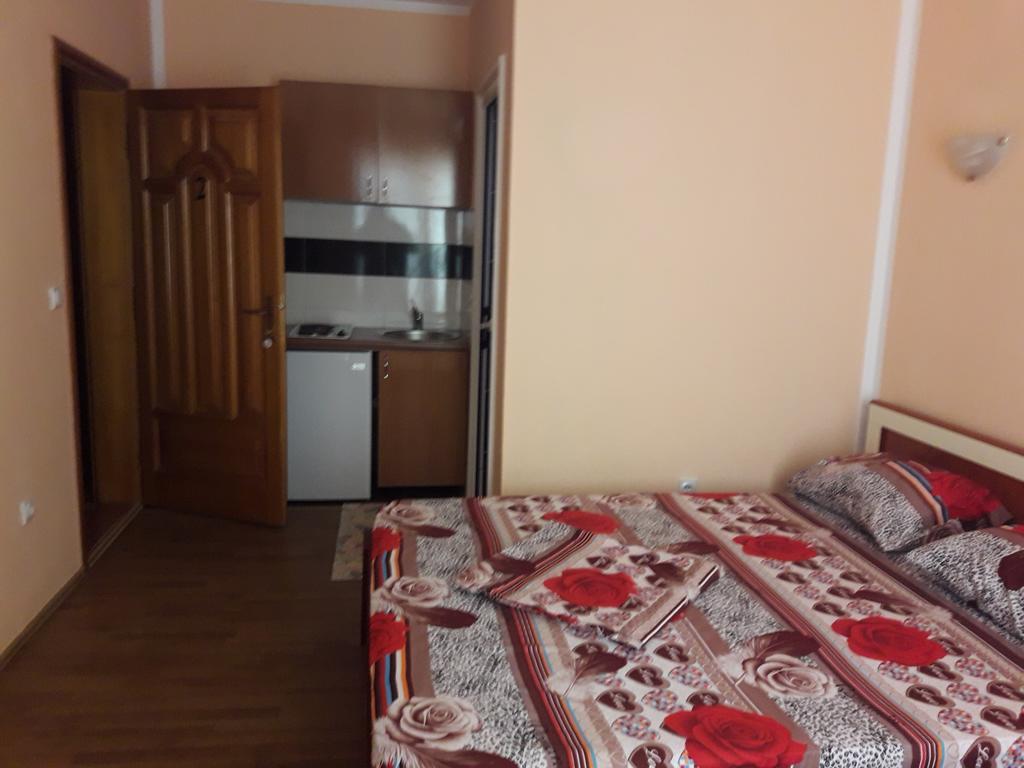 Grandino Rooms & Apartments Улцинь Экстерьер фото
