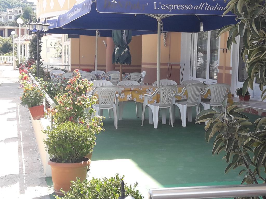 Grandino Rooms & Apartments Улцинь Экстерьер фото